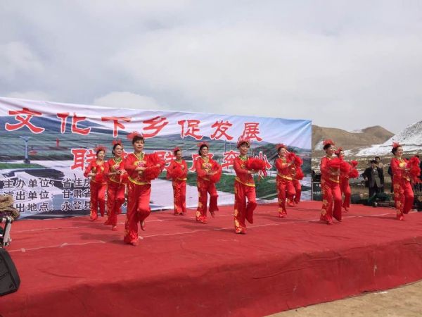 雙聯(lián)送溫暖，文化拜大年（圖）
